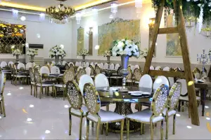  فضای داخلی باغ عمارت کاشانک