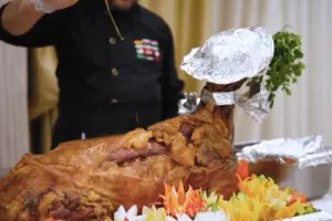 پذیرایی سلف‌سرویس در تالار کوه‌سر مشهد