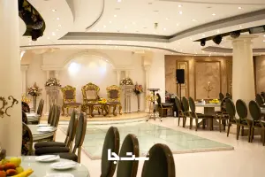  تالار مجلل رویال کلاسیک – جلوه‌ای از شکوه و ظرافت در جنوب تهران