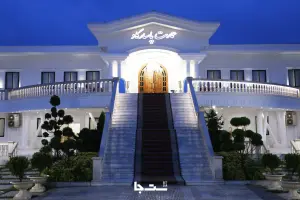  عمارت پاسارگاد | تالاری لوکس در دل چمخاله