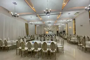  🌿 فضای باز و آبنمای باغ تالار شاران مشهد