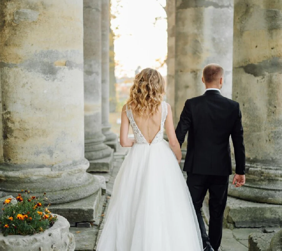 بهترین ژست‌ها مخصوص عکس‌های مجلسی 2025